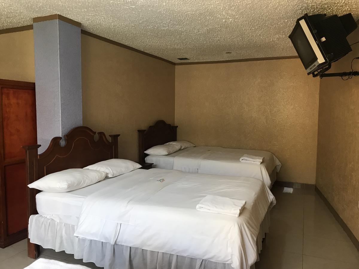 Hotel Puerta Del Sol 巴尼奥斯 外观 照片
