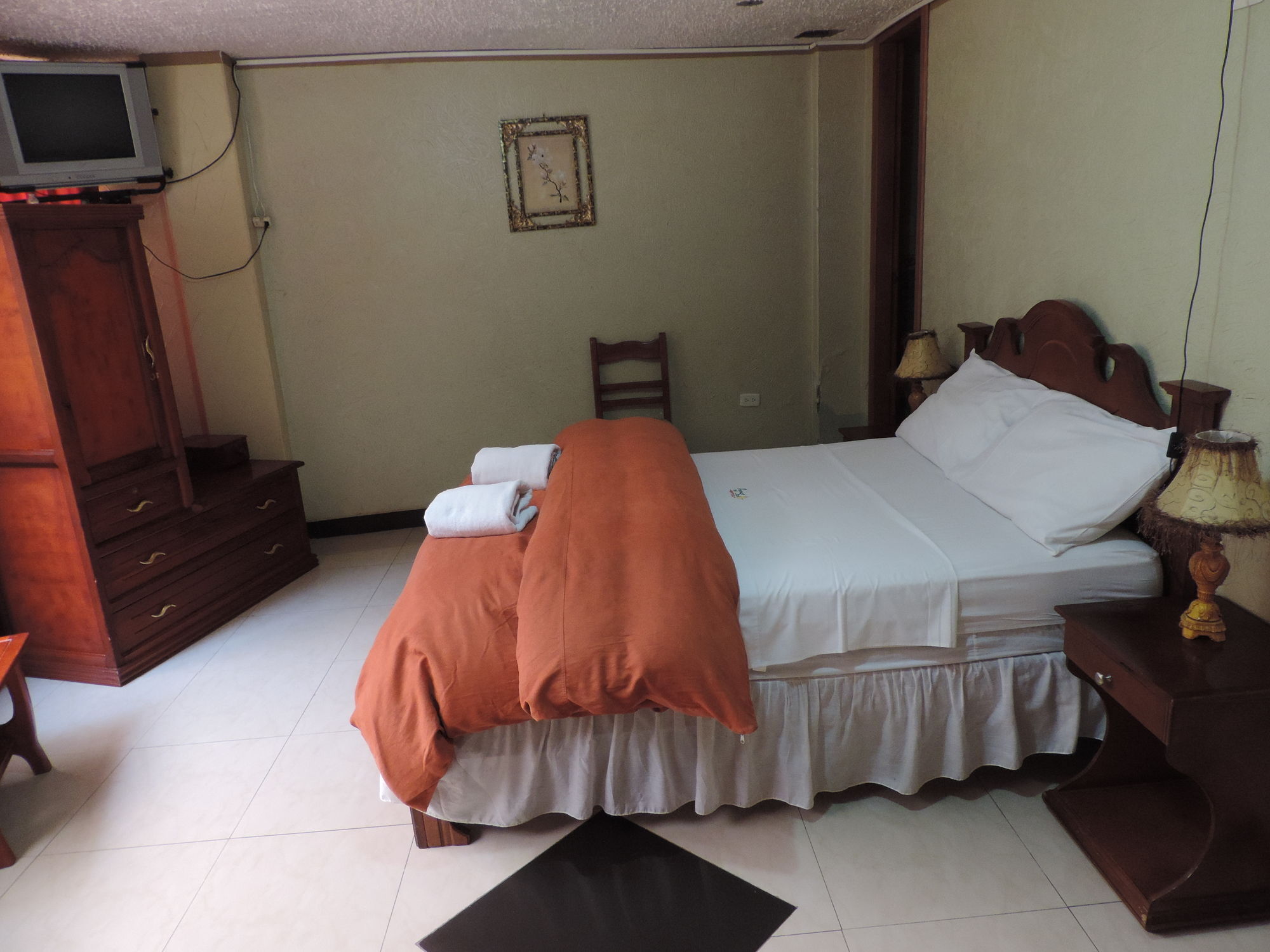Hotel Puerta Del Sol 巴尼奥斯 外观 照片